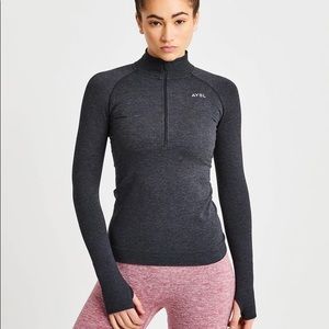 aybl MOTION SEAMLESS 1/2 ZIP PULLOVER